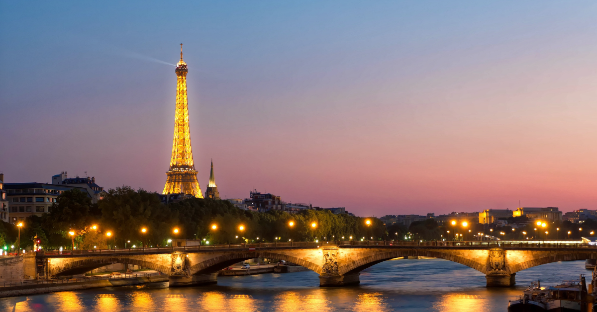 Image of Paris with Eiffel Tower and the Seine at dusk